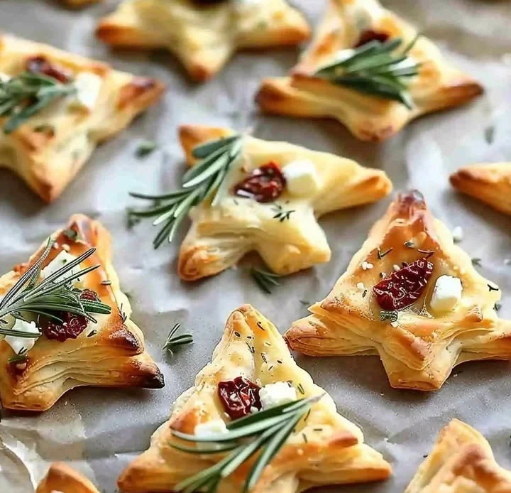 Rosemary and Feta Christmas Tree Crackers served on a festive plate
